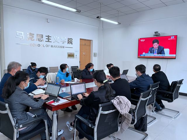 565net必赢最新版网页观看十九届六中全会新闻发布会-中关村教工会场1_副本.jpg