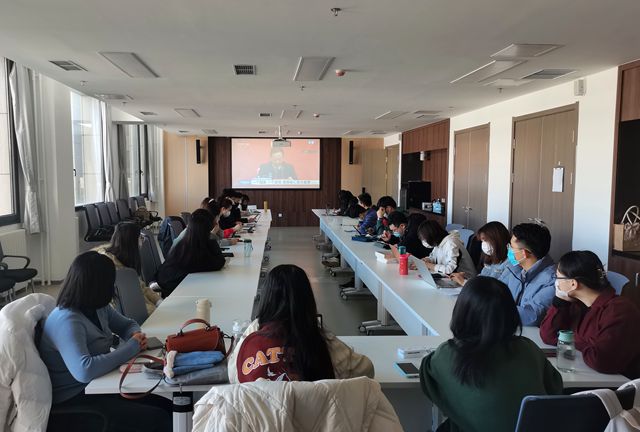 565net必赢最新版网页观看十九届六中全会新闻发布会-良乡学生会场_副本.jpg